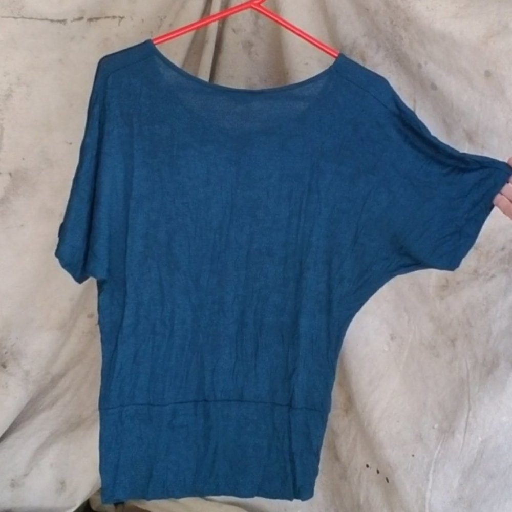 Agenda Blue Lightweight Blouse 1/2 Sleeve Floral design w/Sparkling Beads – Sm - Picture 3 of 6